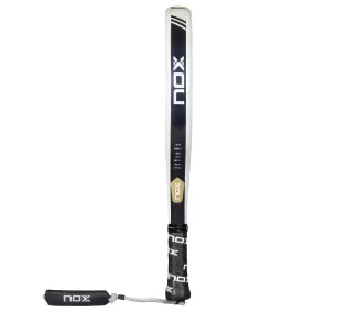 Raquette de Padel NOX Equation Advanced Series 2025 - Contrôle et Puissance Raquette de Padel NOX Equation Advanced Series 2025 - Contrôle et Puissance