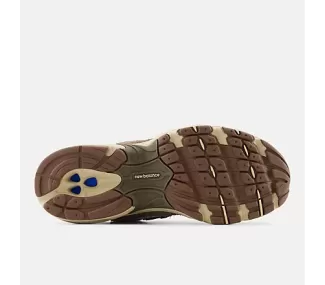 New Balance 530 – Taupe foncé et beige chaud New Balance 530 – Taupe foncé et beige chaud