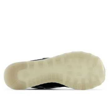 574