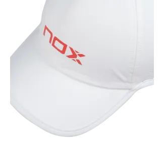 Casquette Nox Blanche avec Logo Rouge - Accessoire de Mode