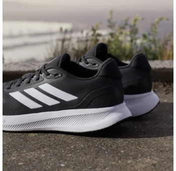 RUNFALCON 5         CBLACKFTWWHTCBLACK
