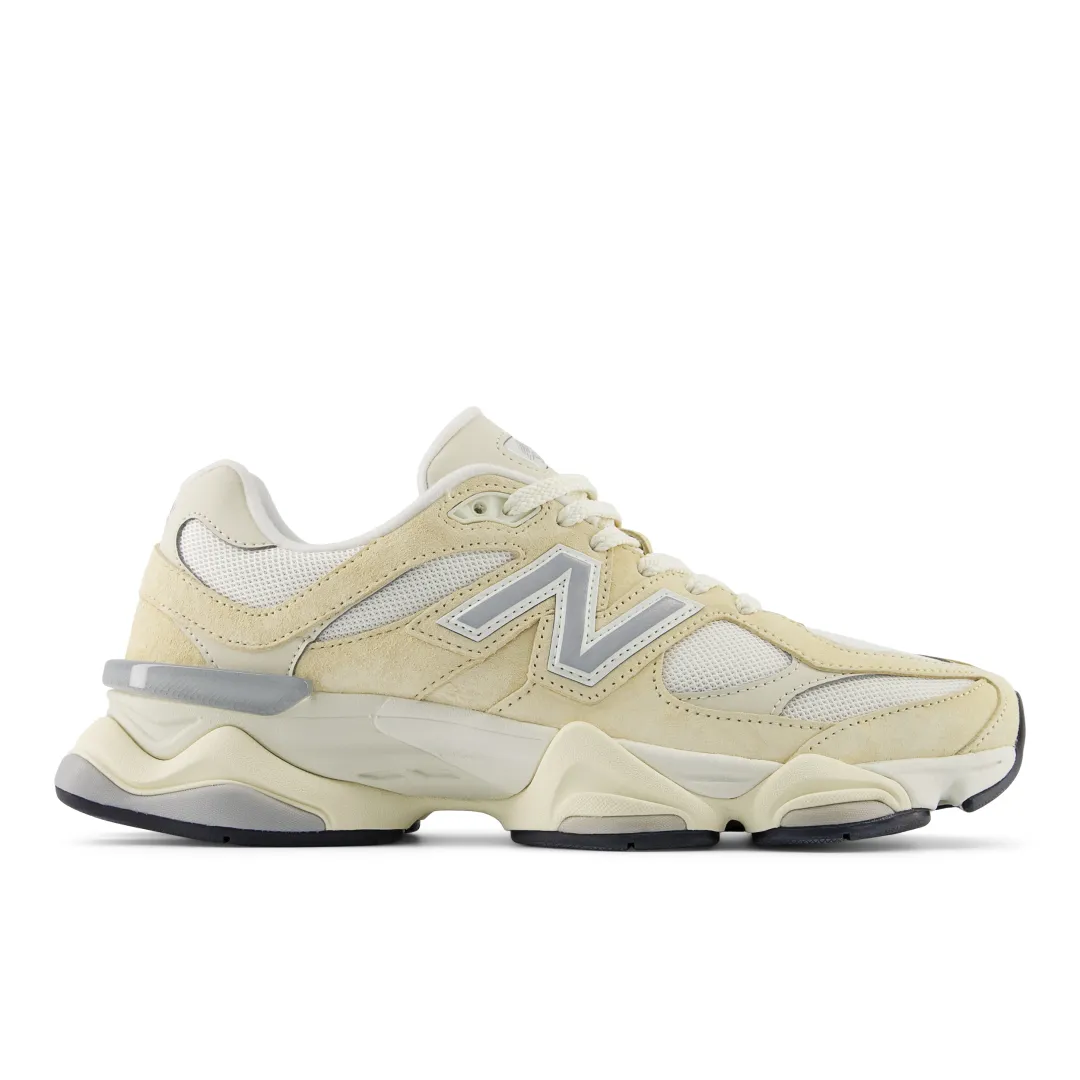 New Balance 9060 – Blanc Crème et Bleu Nuit New Balance 9060 – Blanc Crème et Bleu Nuit