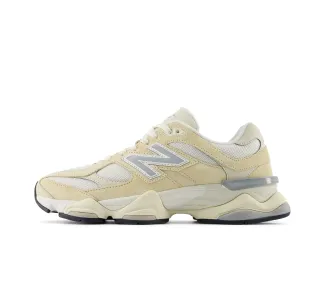New Balance 9060 – Blanc Crème et Bleu Nuit New Balance 9060 – Blanc Crème et Bleu Nuit